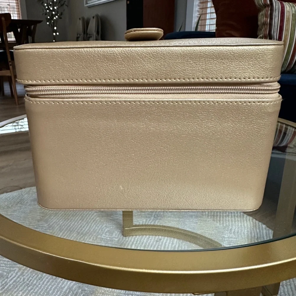 Estée Lauder Cosmetic Travel Box